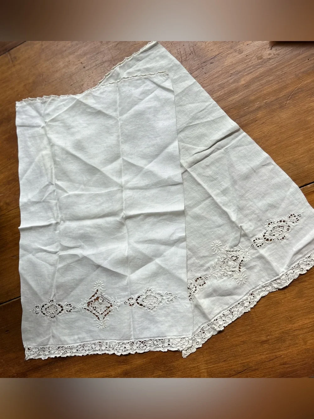 Vintage Embroidered White Linen Guest Towels with Lace Trim